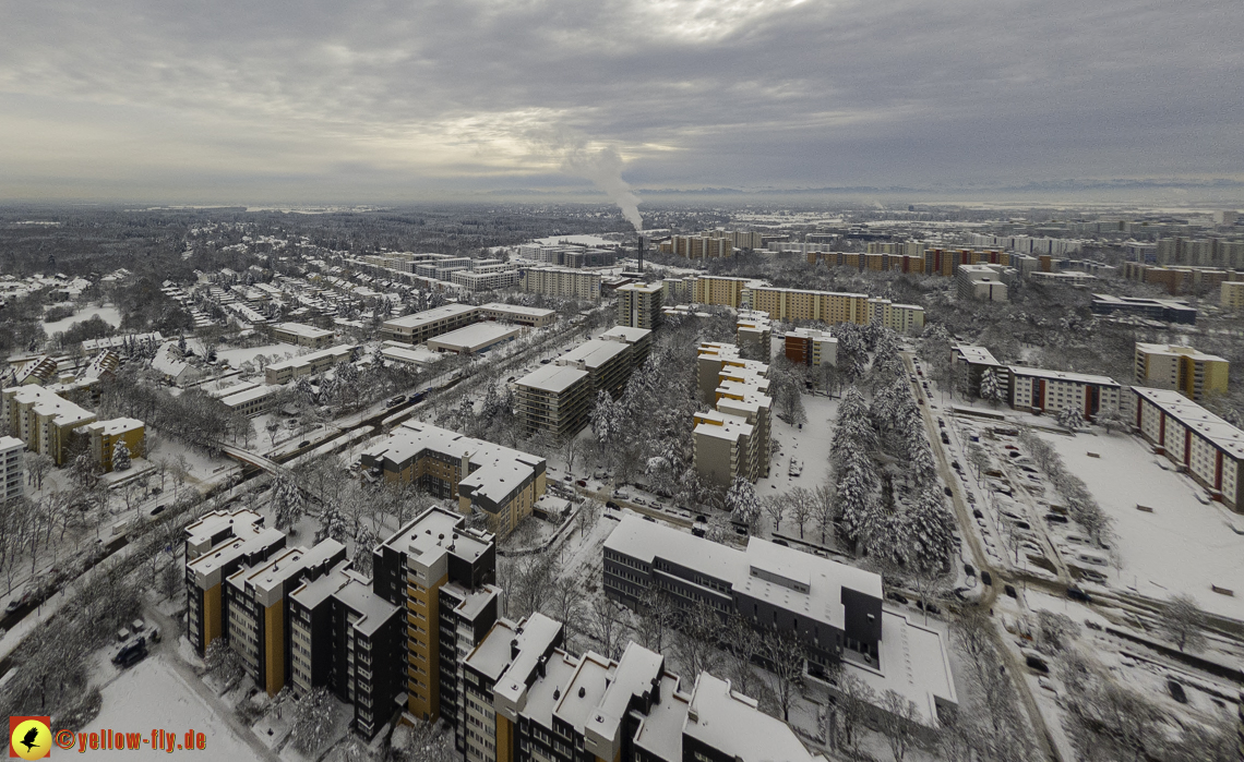 04.12.2021 - Karl-Marx-Ring und Marx-Zentrum in Neuperlach